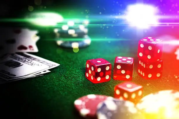 Meja baccarat menunjukkan tiga area taruhan utama Tata letak taruhan Speed Baccarat dengan area Pemain, Bankir, dan Seri